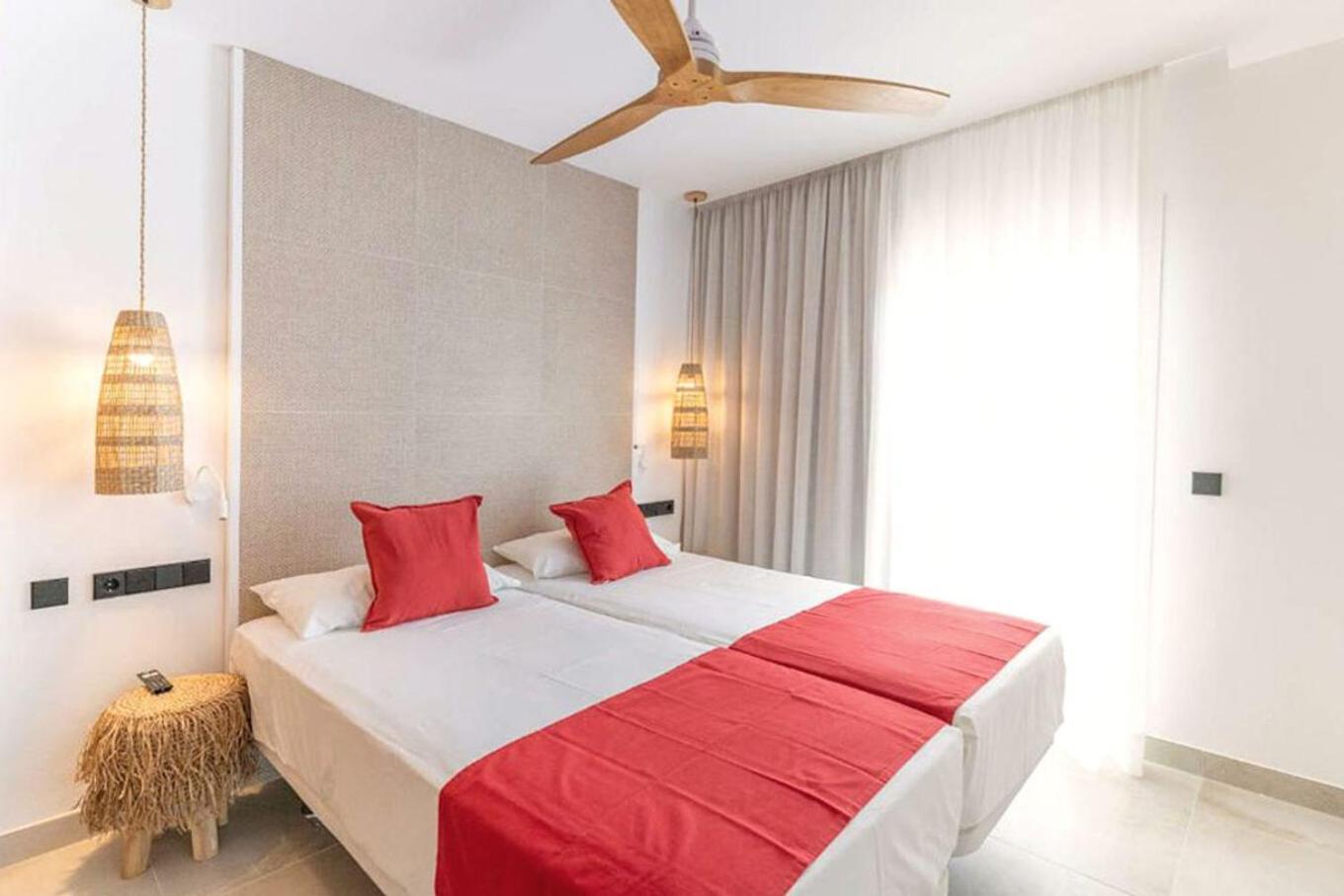 サンアントニオアバド Residencial Bogamariヴィラ エクステリア 写真